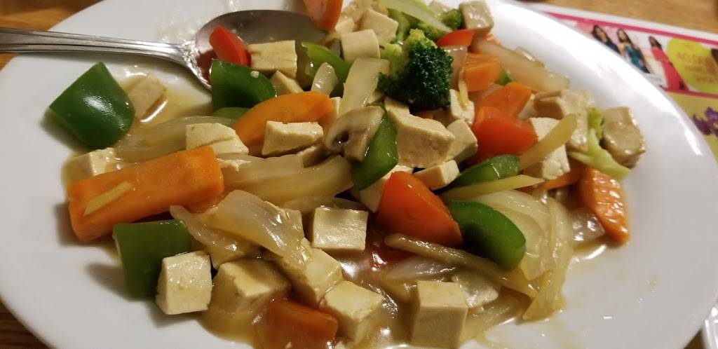 Orchid Thai Bistro | restaurant | 12 May St, Fenelon Falls, ON K0M 1N0, Canada | 7058873333 OR +1 705-887-3333