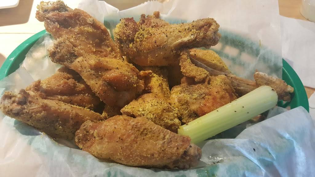 Cock Island Bar & Grille | restaurant | 606 Airline Blvd, Portsmouth, VA 23707, USA | 7579662936 OR +1 757-966-2936