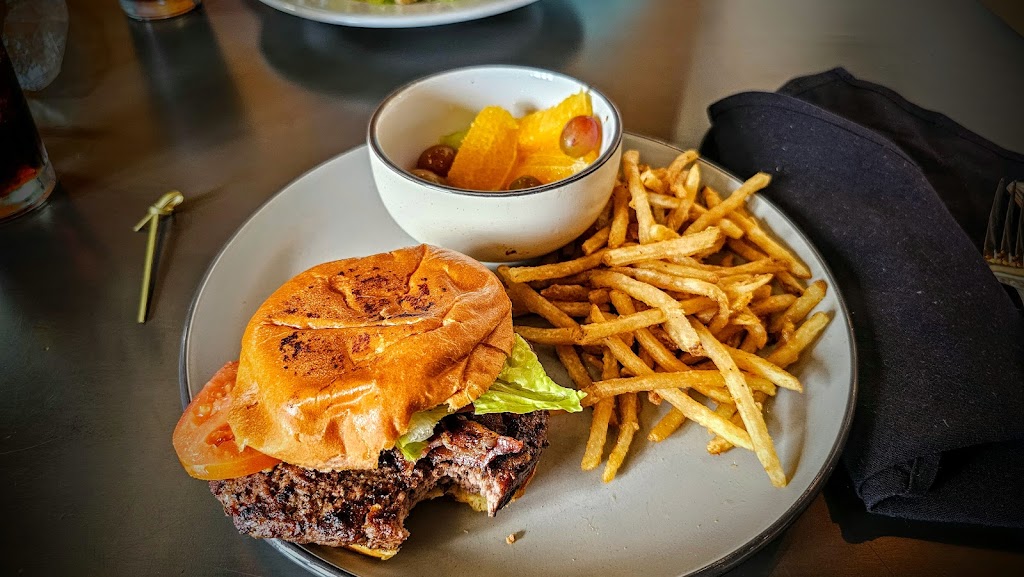 The District | restaurant | 100 W Pine St, Ponchatoula, LA 70454, USA | 9854670079 OR +1 985-467-0079