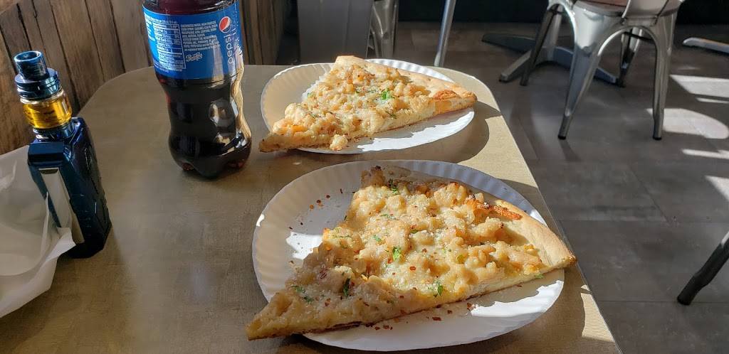 Joannes Gourmet Pizza | meal takeaway | 1605, 1067 Northern Blvd, Roslyn, NY 11576, USA | 5168698686 OR +1 516-869-8686