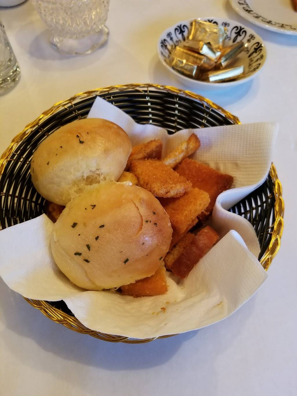 Petit Paree Restaurant & Lounge | restaurant | 228 E Main St, Festus, MO 63028, USA | 6369378400 OR +1 636-937-8400