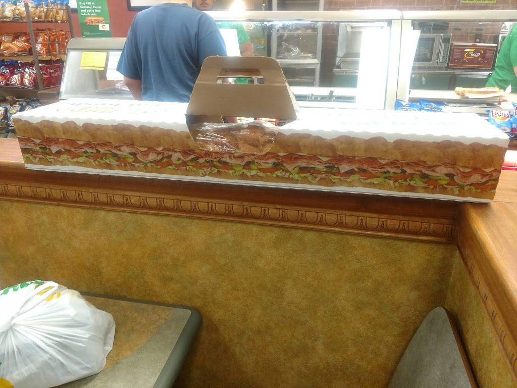 Subway Restaurants | restaurant | 205 S Willow Ave, Cookeville, TN 38501, USA | 9313720322 OR +1 931-372-0322
