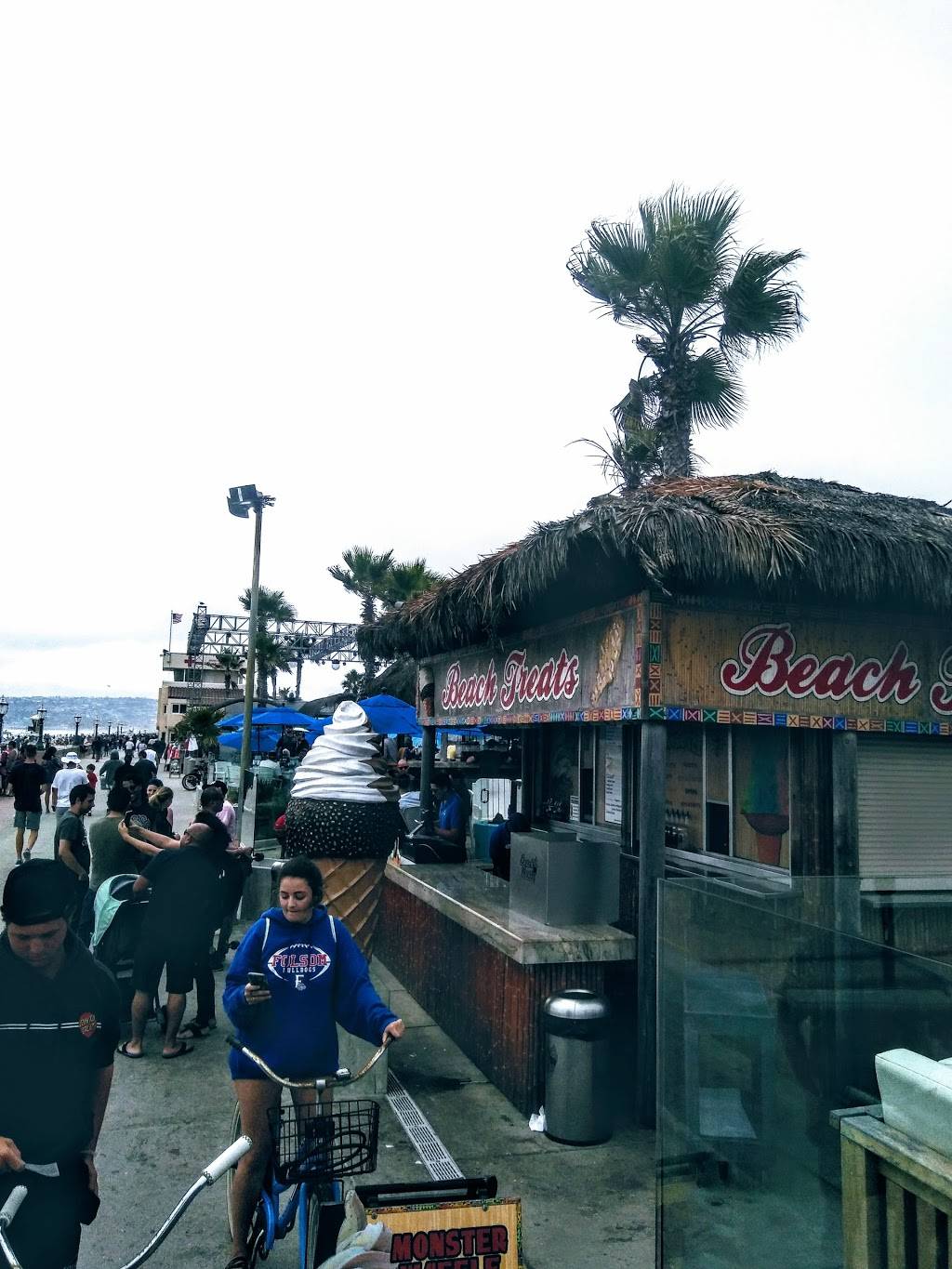 Beach Treats | restaurant | 3125 Ocean Front Walk, San Diego, CA 92109, USA | 8584881549 OR +1 858-488-1549