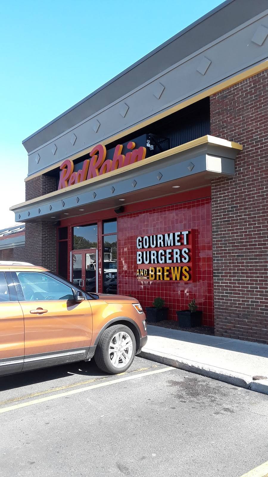 Red Robin Gourmet Burgers and Brews | restaurant | 15777 Eureka Rd, Southgate, MI 48195, USA | 7342850009 OR +1 734-285-0009