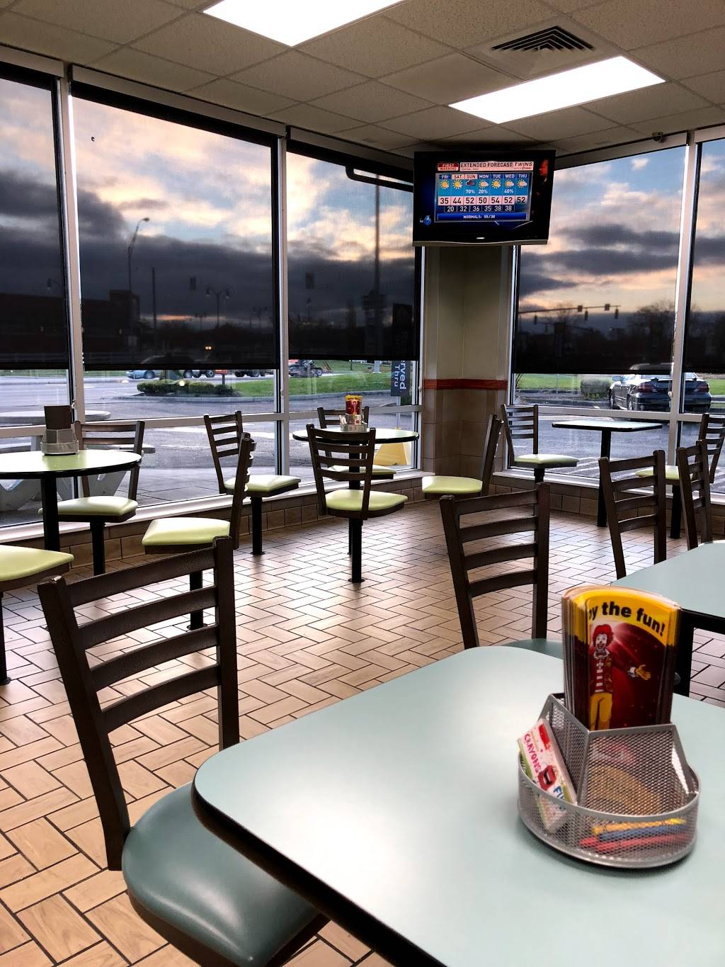 McDonalds | cafe | 13885 Reynoldsburg Baltimore Rd NW, Reynoldsburg, OH 43068, USA | 6148660318 OR +1 614-866-0318
