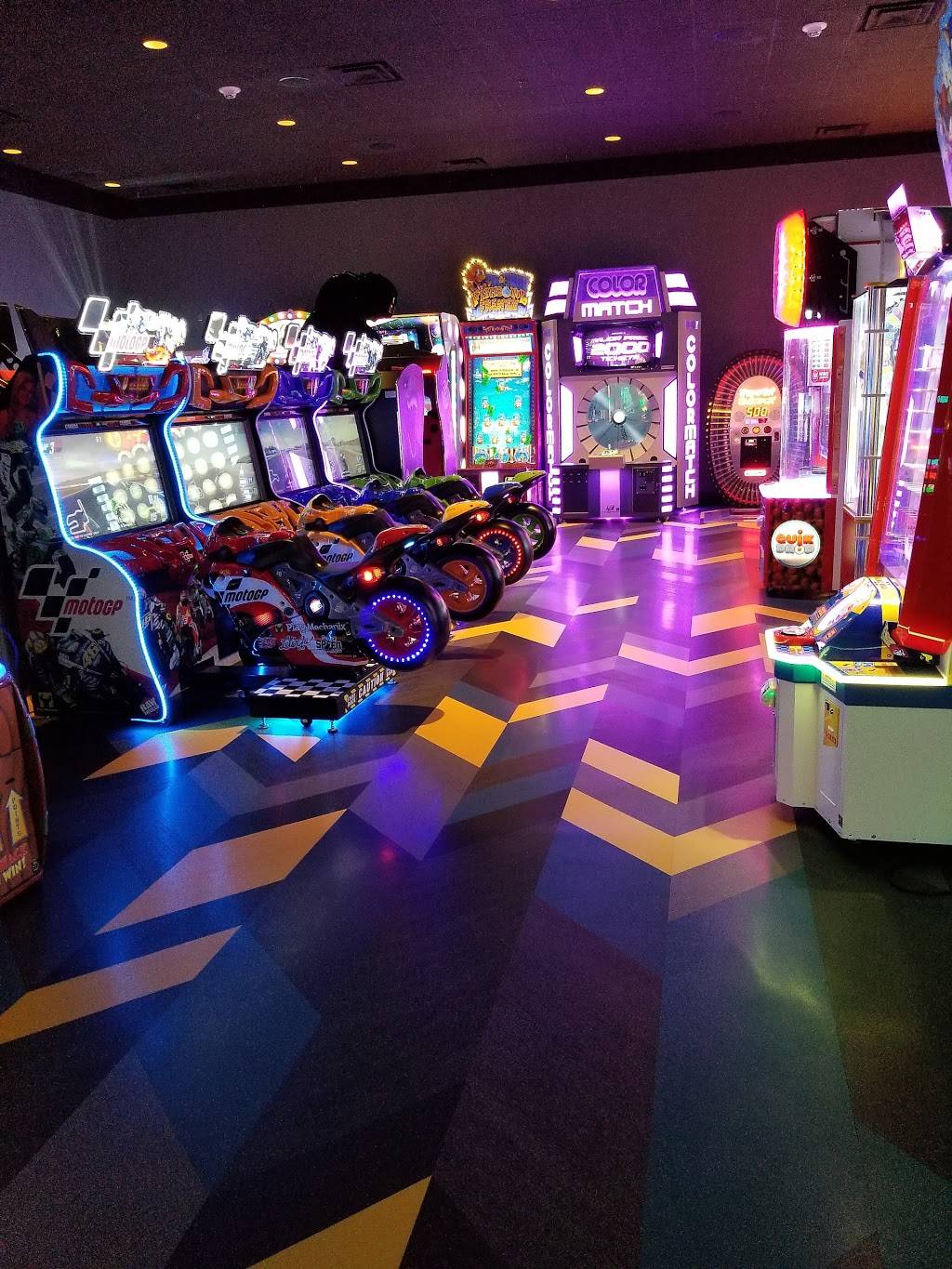 Main Event Pittsburgh | restaurant | 200 Quinn Dr, Pittsburgh, PA 15275, USA | 4125334800 OR +1 412-533-4800