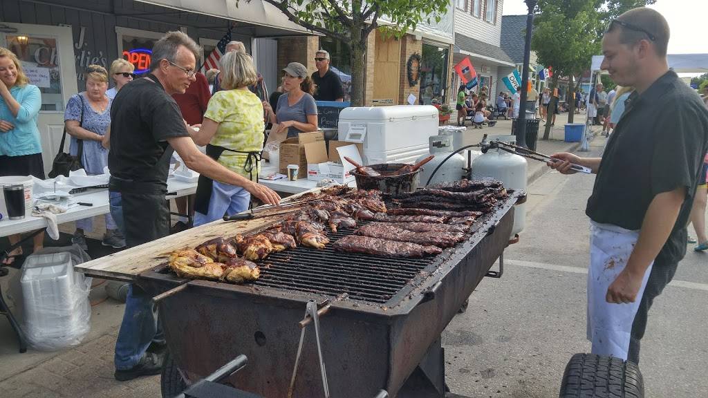 T J Charlies | restaurant | 135 River St, Elk Rapids, MI 49629, USA | 2312648819 OR +1 231-264-8819