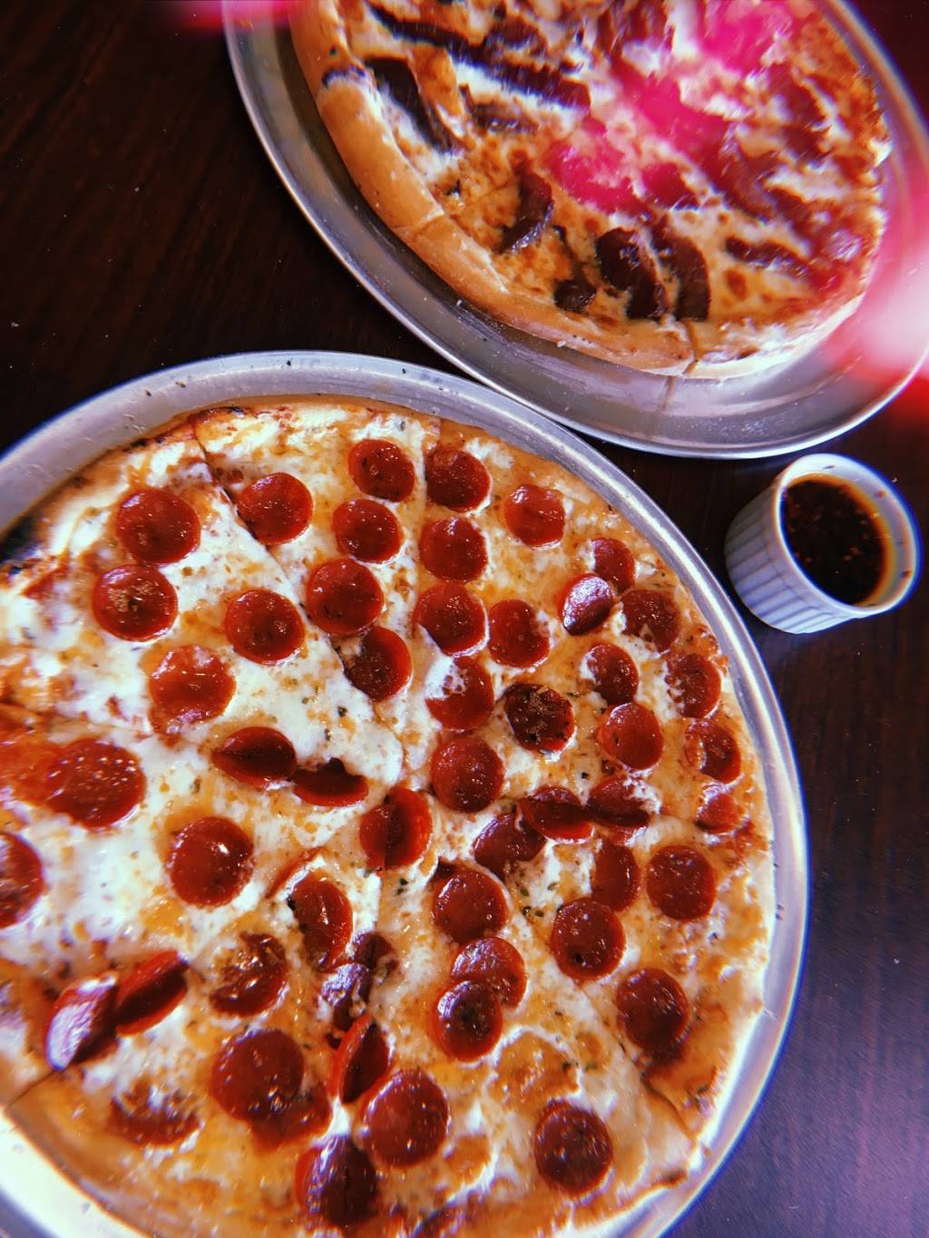 Ciras Pizza | restaurant | 15825 Hope Village Rd, Friendswood, TX 77546, USA | 8325695138 OR +1 832-569-5138