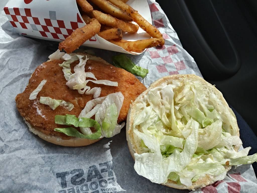 Rallys | restaurant | 1105 S Illinois St, Belleville, IL 62220, USA | 6182362003 OR +1 618-236-2003