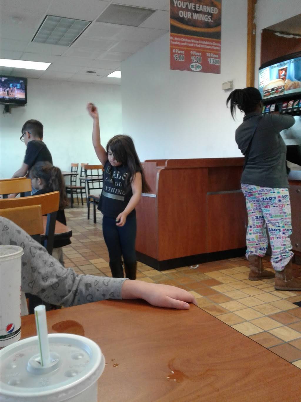 Mr Hero | meal takeaway | 717 E Erie Ave, Lorain, OH 44052, USA | 4402883150 OR +1 440-288-3150