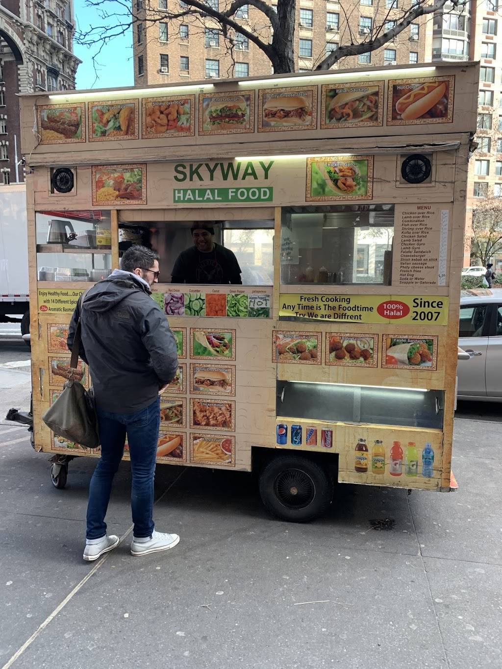 Skyway Halal Gyro Truck | restaurant | 2045 Broadway, New York, NY 10023, USA | 6469442701 OR +1 646-944-2701