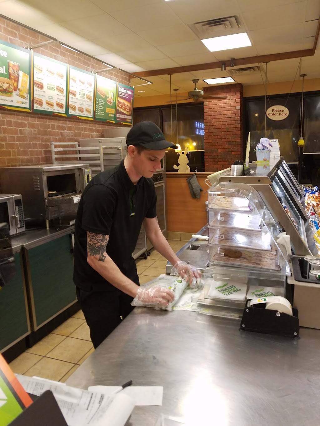 Subway | restaurant | 4601 US-31, Calera, AL 35040, USA | 2056686459 OR +1 205-668-6459