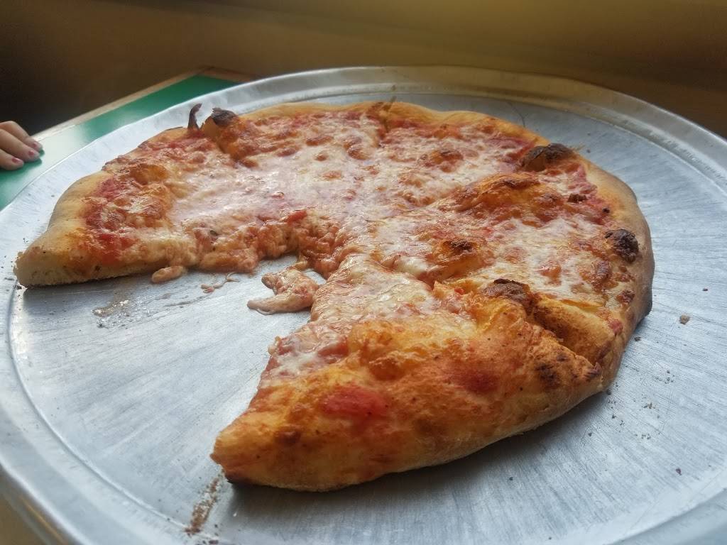 Pavones Pizza | restaurant | 1874, 122 E Seneca St, Manlius, NY 13104, USA | 3156824030 OR +1 315-682-4030