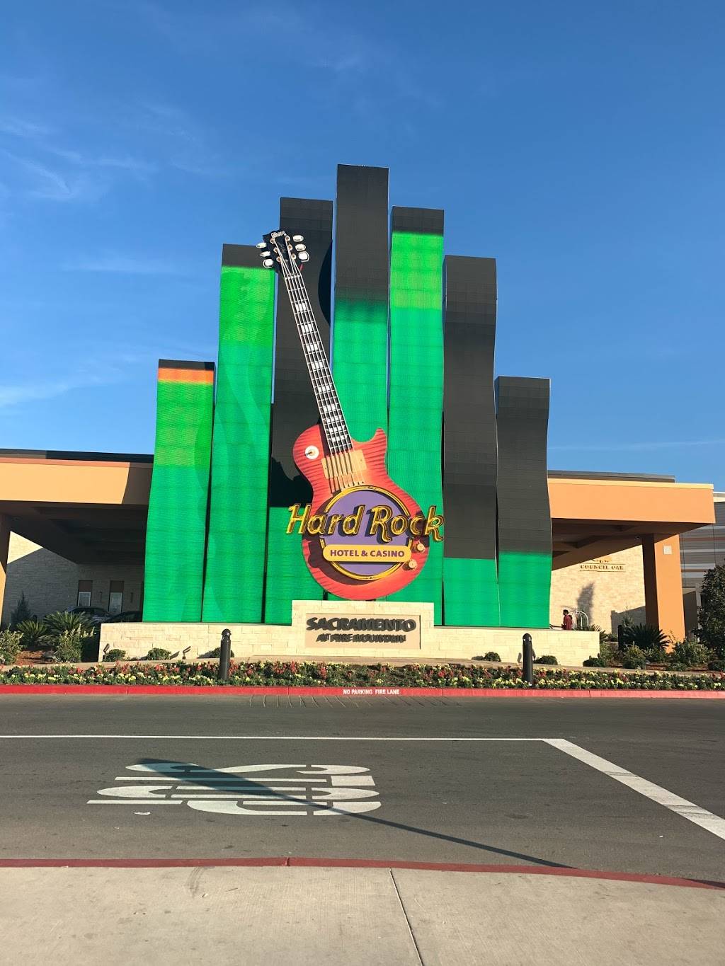 Hard Rock Cafe Sacramento | restaurant | 3317 Forty Mile Rd, Wheatland, CA 95692, USA | 9169433703 OR +1 916-943-3703