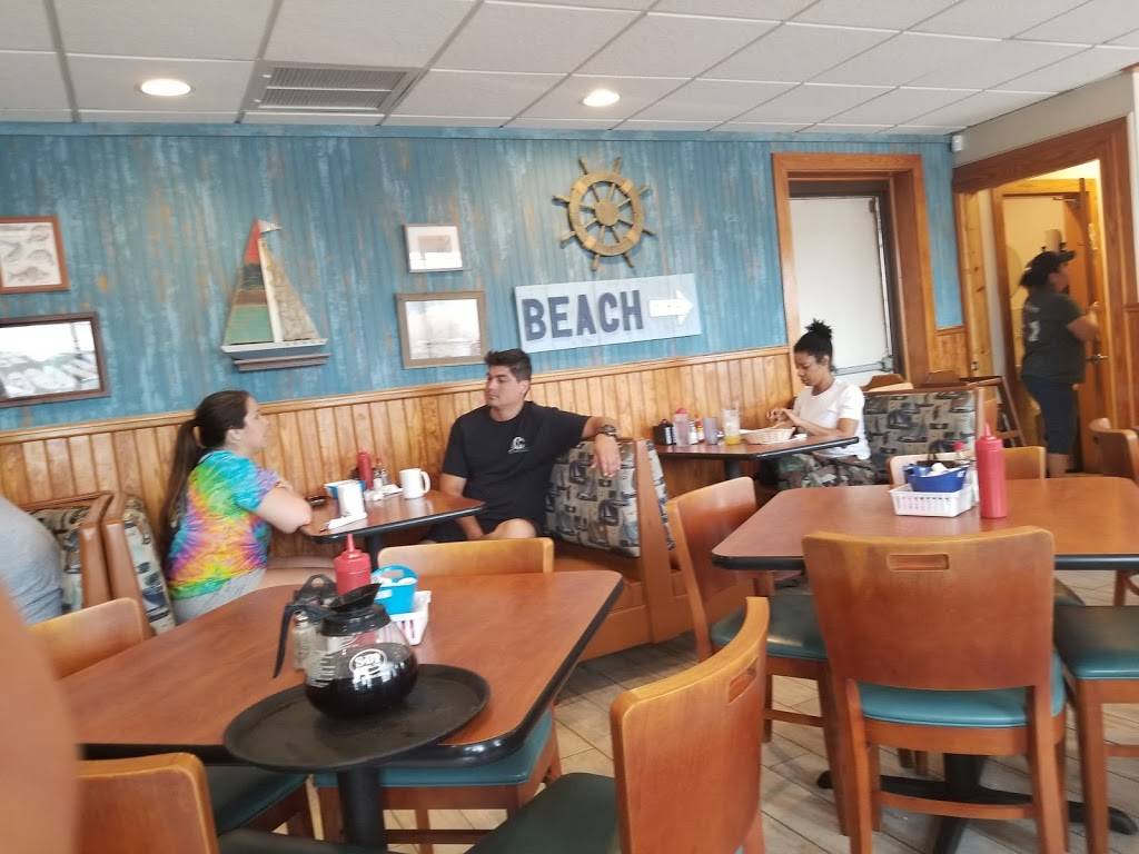 Gulfstream Restaurant | restaurant | 78 Myrtle Ave, Carolina Beach, NC 28428, USA | 9104588774 OR +1 910-458-8774