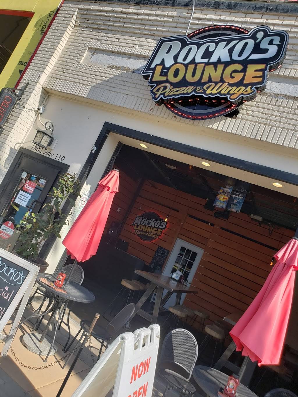Rockos Lounge Pizza & Wings | restaurant | 1802 Greenville Ave Suite 110, Dallas, TX 75206, USA | 4692811707 OR +1 469-281-1707