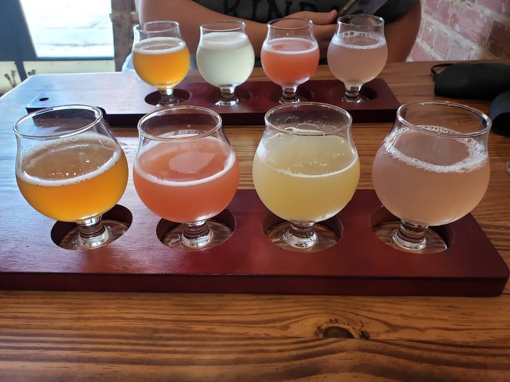 Beejou Craft Kombucha | restaurant | 1204 1st Ave C, Columbus, GA 31901, USA | 7065301009 OR +1 706-530-1009