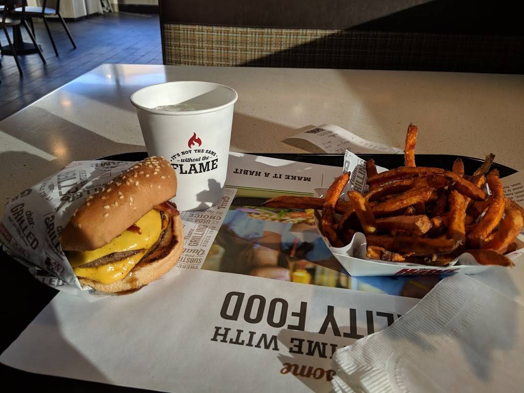 The Habit Burger Grill | restaurant | 3110 E Floral Ave, Selma, CA 93662, USA | 5594609575 OR +1 559-460-9575