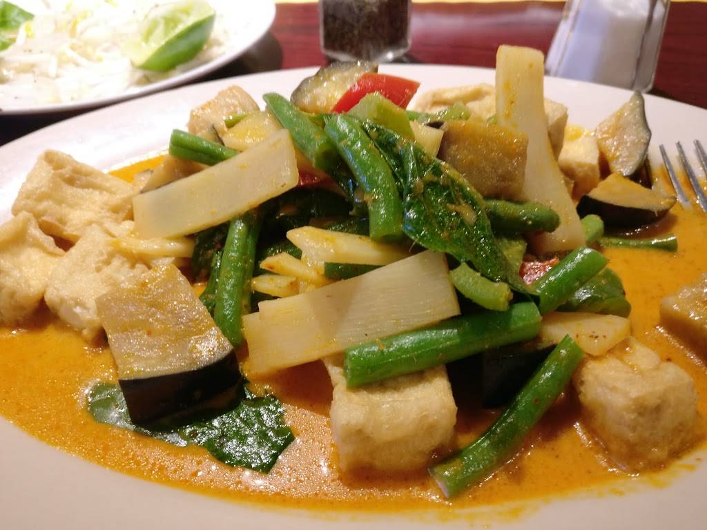 Pho Thom | restaurant | 7313 Baltimore Ave F, College Park, MD 20740, USA | 2405827530 OR +1 240-582-7530