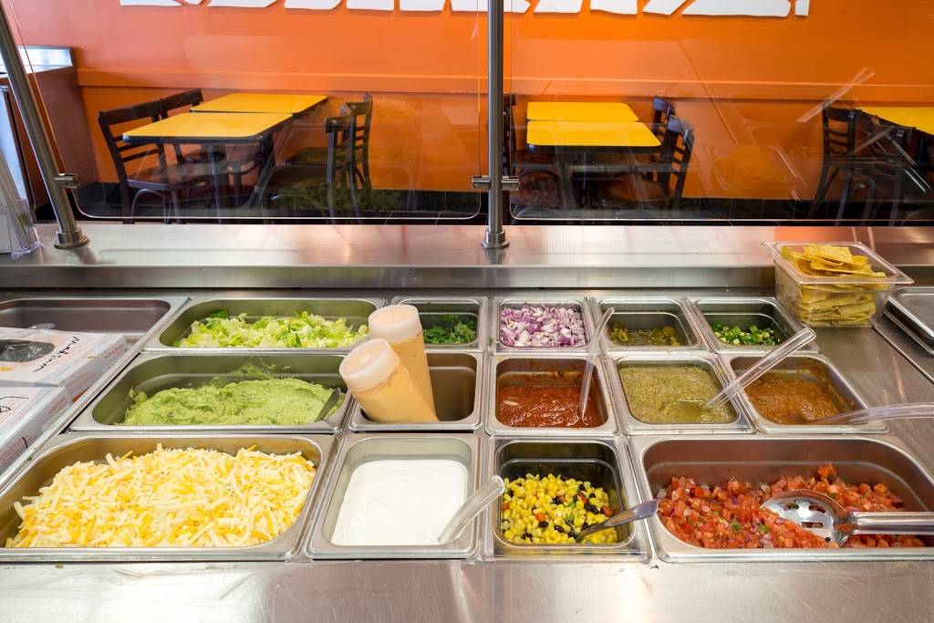 Burrito gringo Bank @ Hunt Club | restaurant | 2430 Bank St #10, Ottawa, ON K1V 0T7, Canada | 6132477777 OR +1 613-247-7777