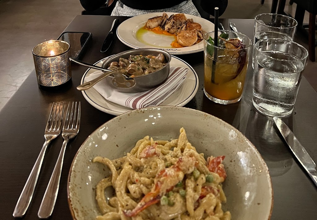 The Edison | restaurant | 322 N Broadway, Milwaukee, WI 53202, USA | 4142696306 OR +1 414-269-6306