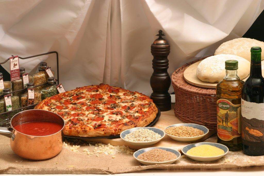 Fabios Pizza | restaurant | 121 Queenston St, St. Catharines, ON L2R 2Z7, Canada | 9056846573 OR +1 905-684-6573