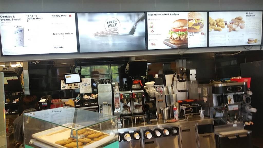 McDonalds | cafe | 2925 SW Pine Island Rd, Cape Coral, FL 33991, USA | 2392829617 OR +1 239-282-9617