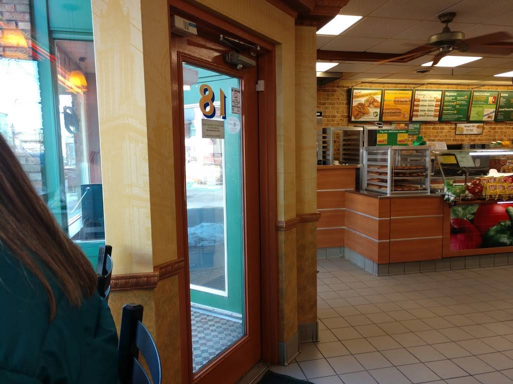 Subway | restaurant | 18 S Main St, Oberlin, OH 44074, USA | 4407747827 OR +1 440-774-7827
