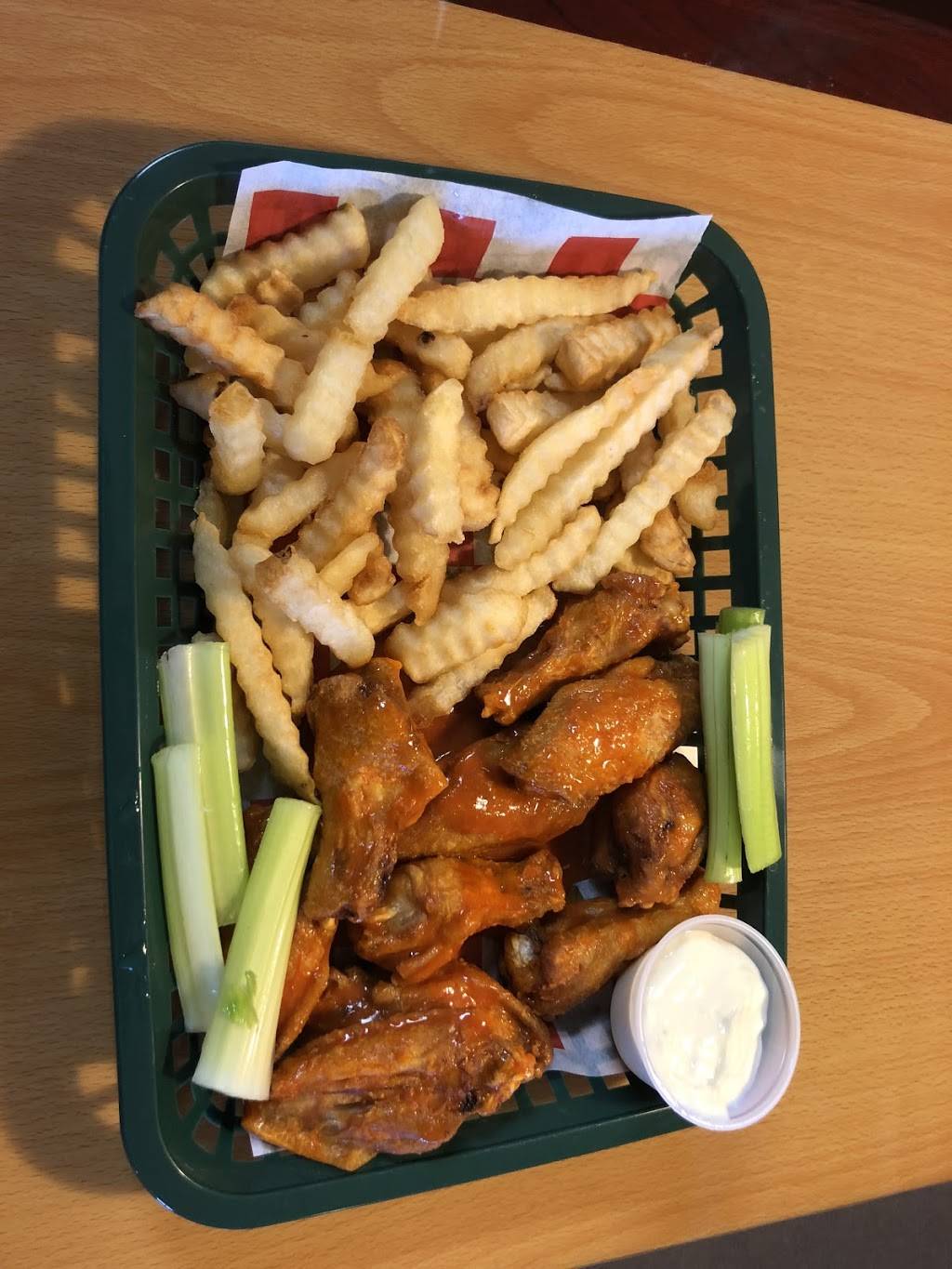 Priscos Lil Taste of Philly | restaurant | 2814 Street Rd, Bensalem, PA 19020, USA | 2156082445 OR +1 215-608-2445