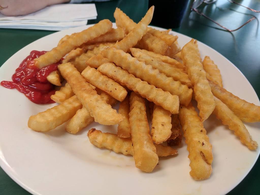 Joes Place | restaurant | 402 E Main St, Louisa, VA 23093, USA | 5409679200 OR +1 540-967-9200