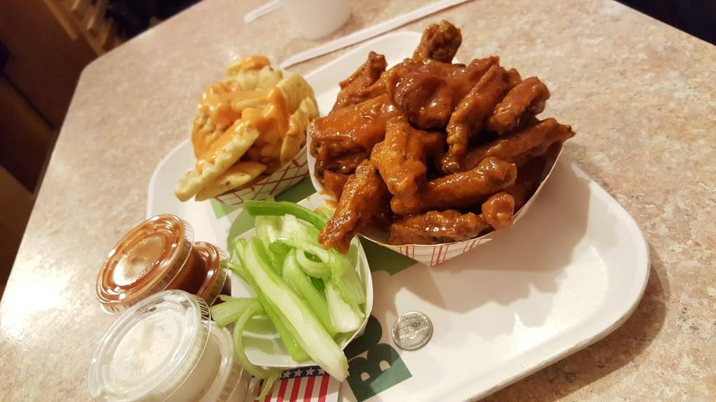 Buffalo Joes | restaurant | 812 Clark St, Evanston, IL 60201, USA | 8473285525 OR +1 847-328-5525