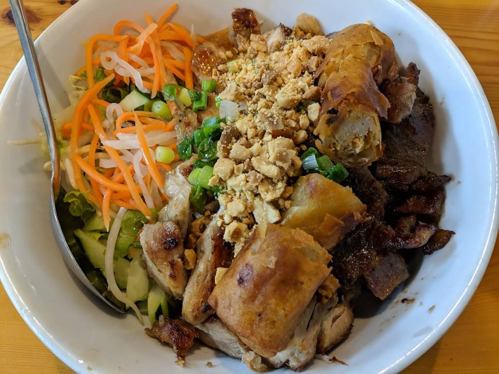 Pho Dalat | restaurant | 836 Eden Way N, Chesapeake, VA 23320, USA | 7572339995 OR +1 757-233-9995