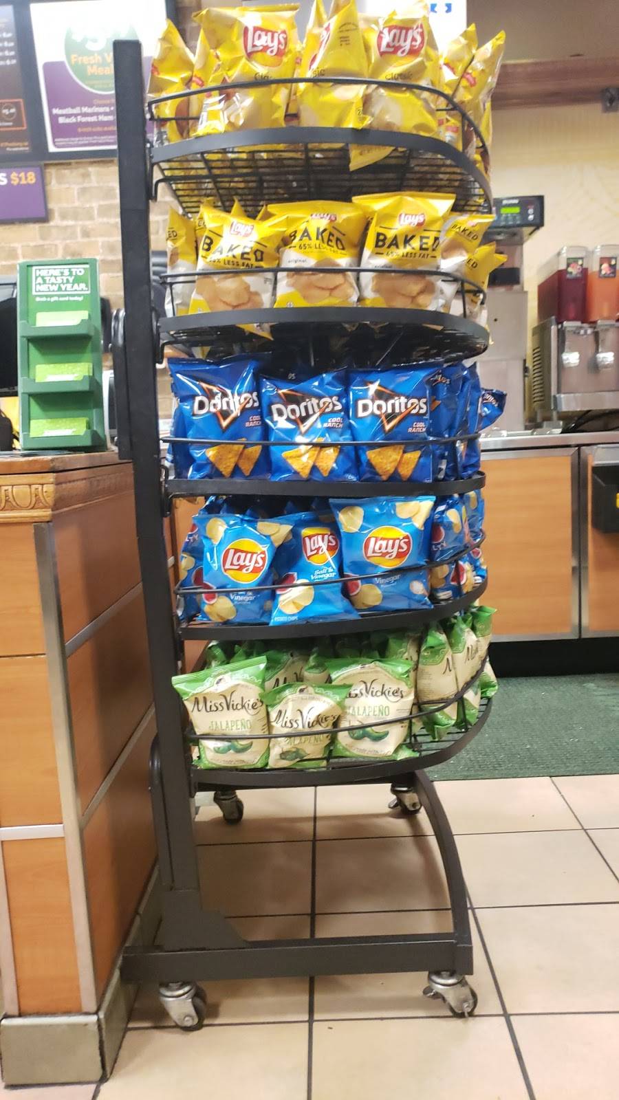 Subway | meal takeaway | 4328 SE 82nd Ave Store #H-6, Portland, OR 97266, USA | 5037888000 OR +1 503-788-8000