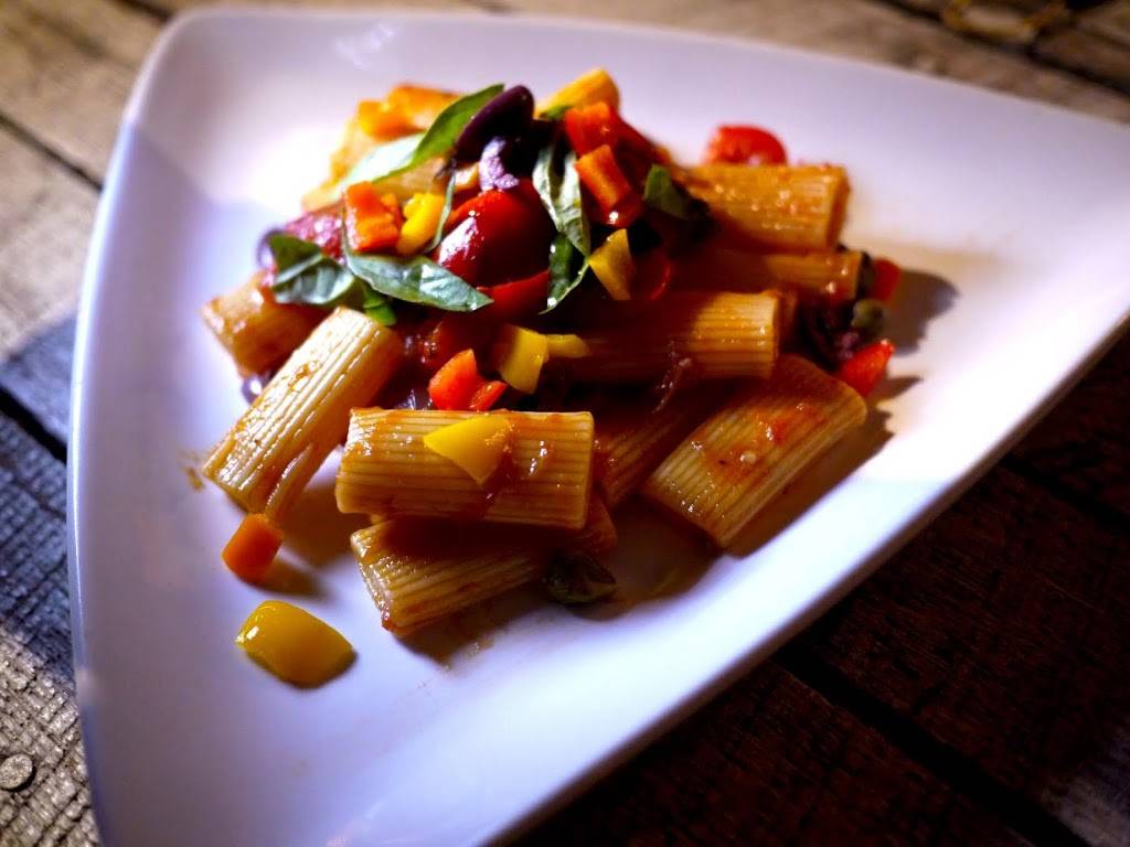 Pepperoni Chic | restaurant | 5111 Georgia Ave NW, Washington, DC 20011, USA | 2027583370 OR +1 202-758-3370