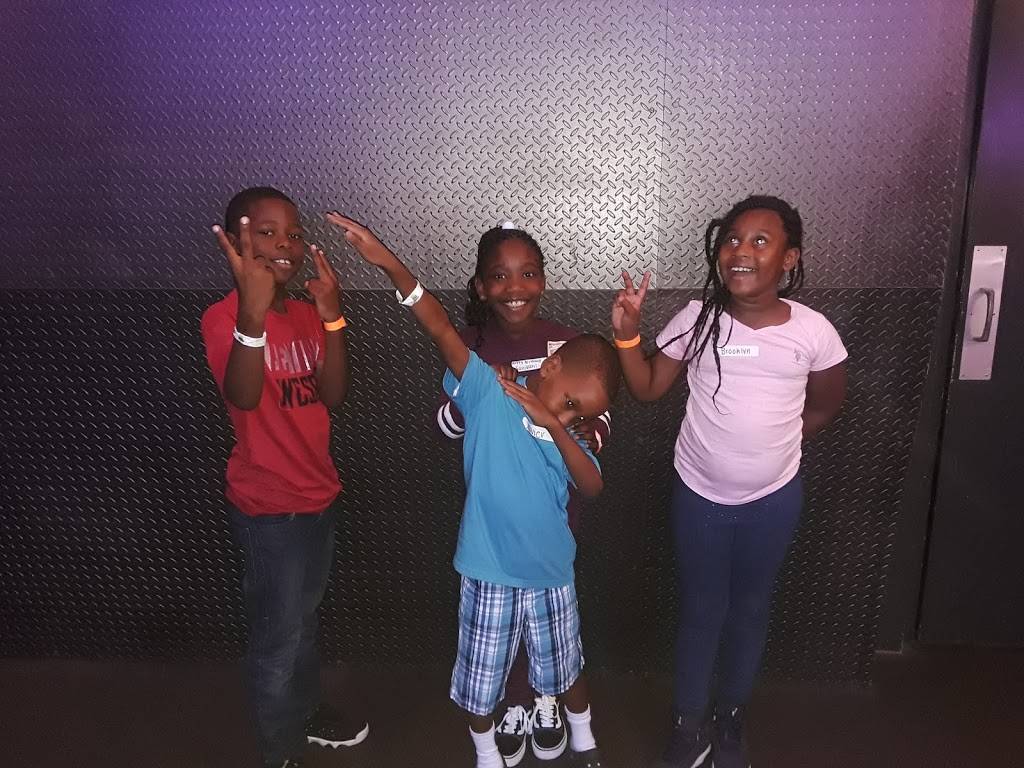 United Skates of America | cafe | 30325 Palisades Pkwy, Wickliffe, OH 44092, USA | 4409445301 OR +1 440-944-5301