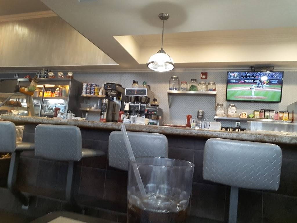 Marlboro Diner | restaurant | 141 U.S. 9, Englishtown, NJ 07726, USA | 7328517200 OR +1 732-851-7200