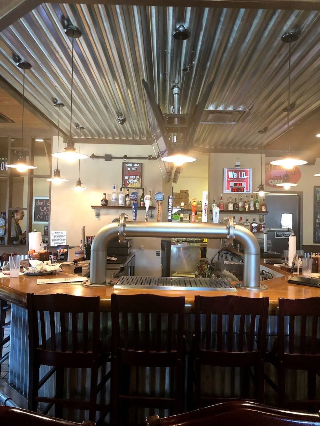 Famous Daves Bar-B-Que | restaurant | 790 W Winton Ave, Hayward, CA 94545, USA | 5107822030 OR +1 510-782-2030