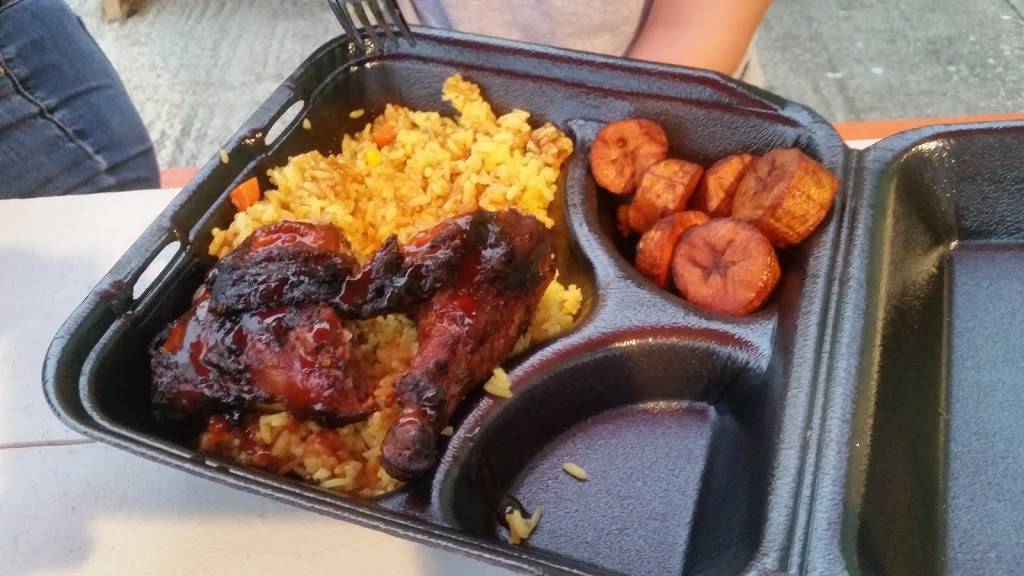 Docs Street Grill | restaurant | 200 James St, Roanoke, TX 76262, USA | 6822377714 OR +1 682-237-7714