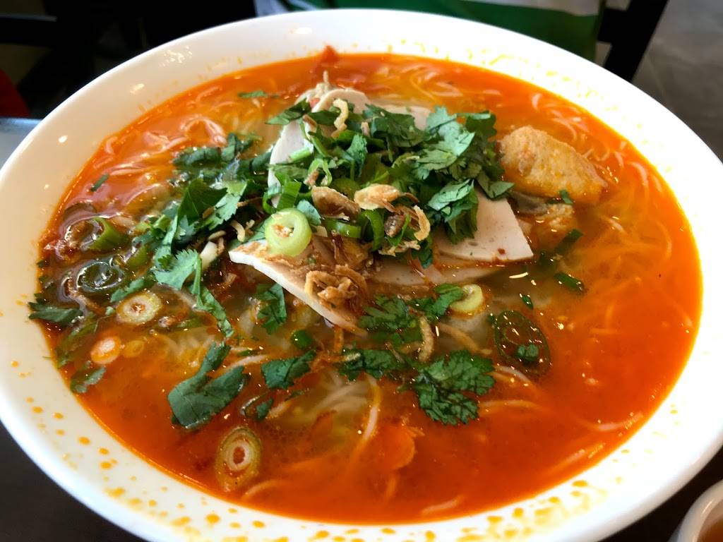 Pho Metro Vaughan | restaurant | 2499 Rutherford Rd Unit 11, Vaughan, ON L4K 0J9, Canada | 2895533979 OR +1 289-553-3979