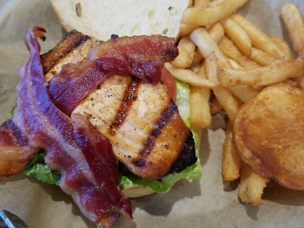 Gilligans Waterfront Restaurant | restaurant | 134 W Market St, Lewes, DE 19958, USA | 3026447230 OR +1 302-644-7230