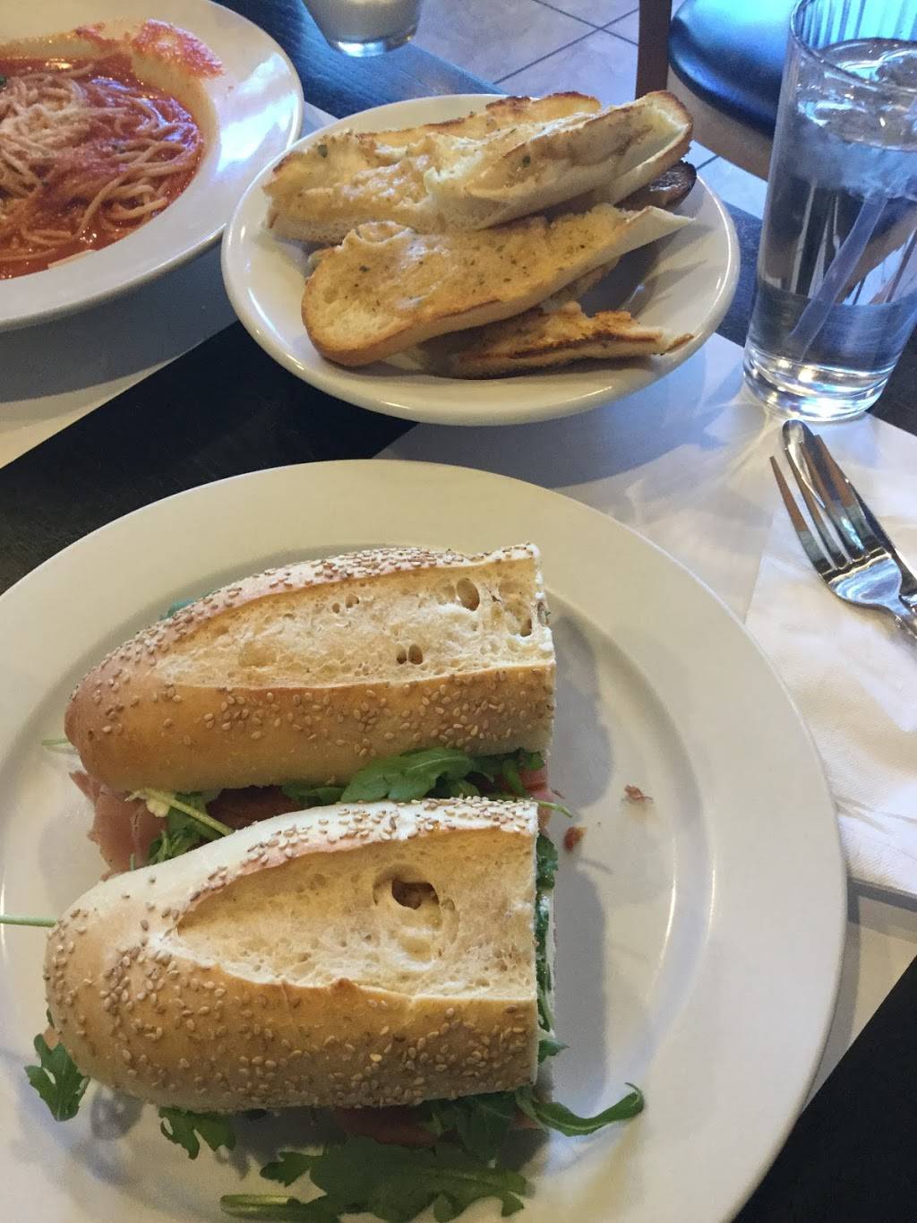 Maurizios | restaurant | 33 E Main St, Moorestown, NJ 08057, USA | 8567939884 OR +1 856-793-9884