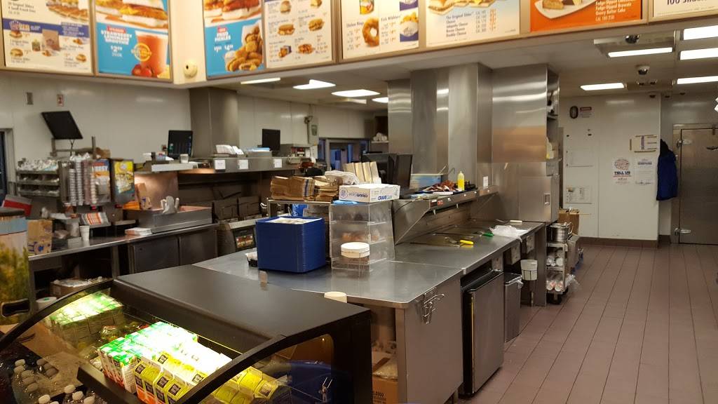 White Castle | restaurant | 806 S Broadway, St. Louis, MO 63102, USA | 3142418795 OR +1 314-241-8795