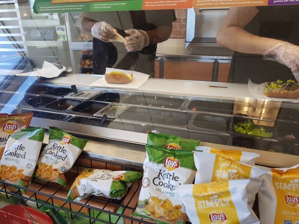 Subway | meal takeaway | 4113 Blue Ridge Cutoff, Kansas City, MO 64133, USA | 8169212000 OR +1 816-921-2000