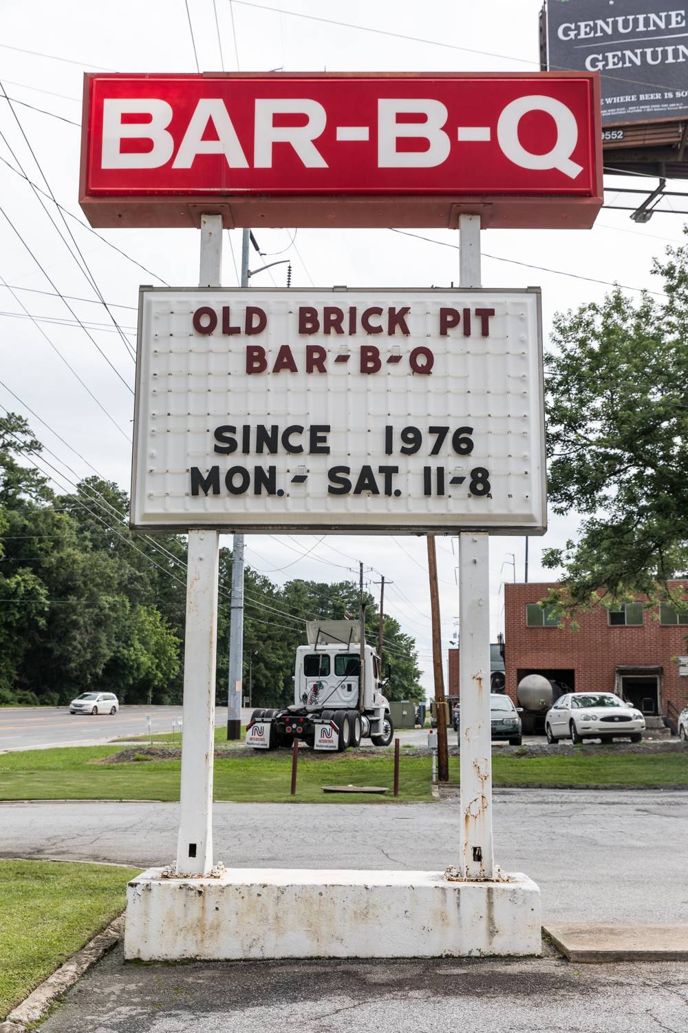 Old Brick Pit Barbeque | restaurant | 4805 Peachtree Rd, Atlanta, GA 30341, USA | 7709867727 OR +1 770-986-7727