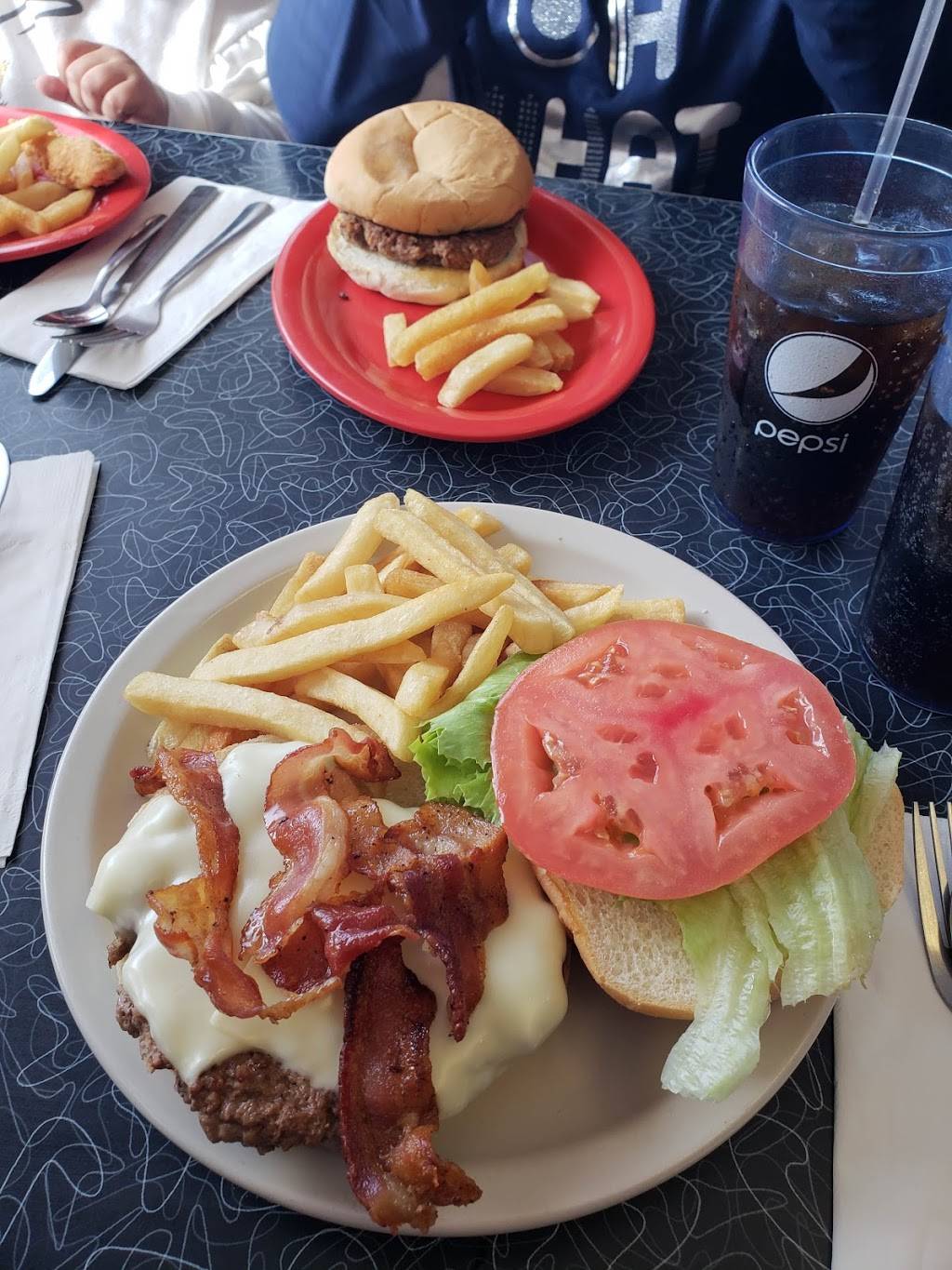 Camelot Country | restaurant | 351 US-1, Oak Hill, FL 32759, USA | 3863450352 OR +1 386-345-0352