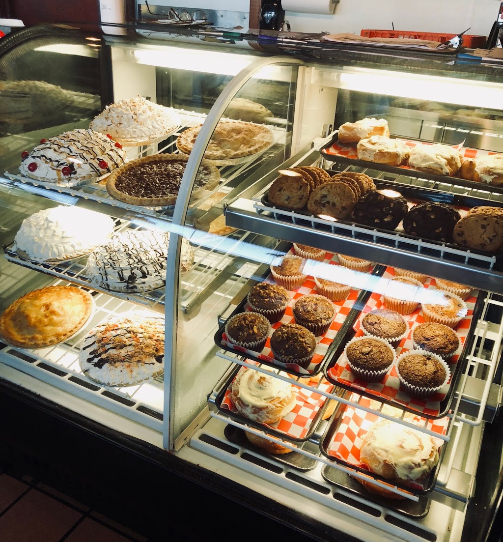 Marlins Family Restaurant | restaurant | 3850 N Cliff Ave, Sioux Falls, SD 57104, USA | 6053327259 OR +1 605-332-7259