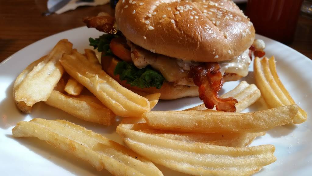 Dennys | restaurant | 3205 E Bell Rd, Phoenix, AZ 85032, USA | 6027881833 OR +1 602-788-1833