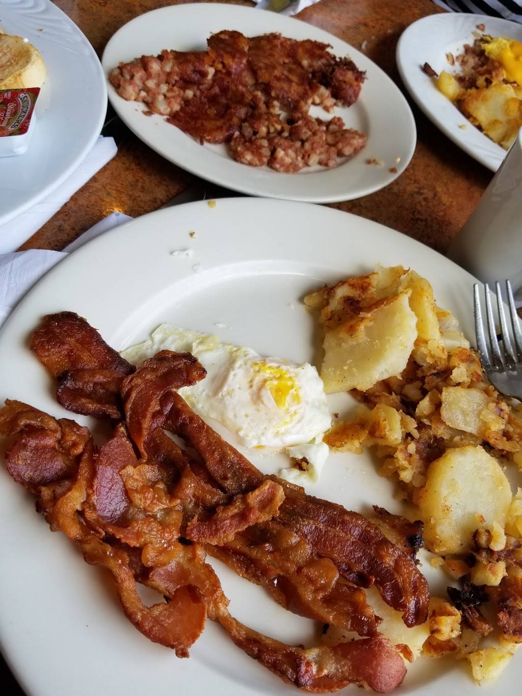 Whippany Diner | restaurant | 417 NJ-10, Whippany, NJ 07981, USA | 9734285054 OR +1 973-428-5054