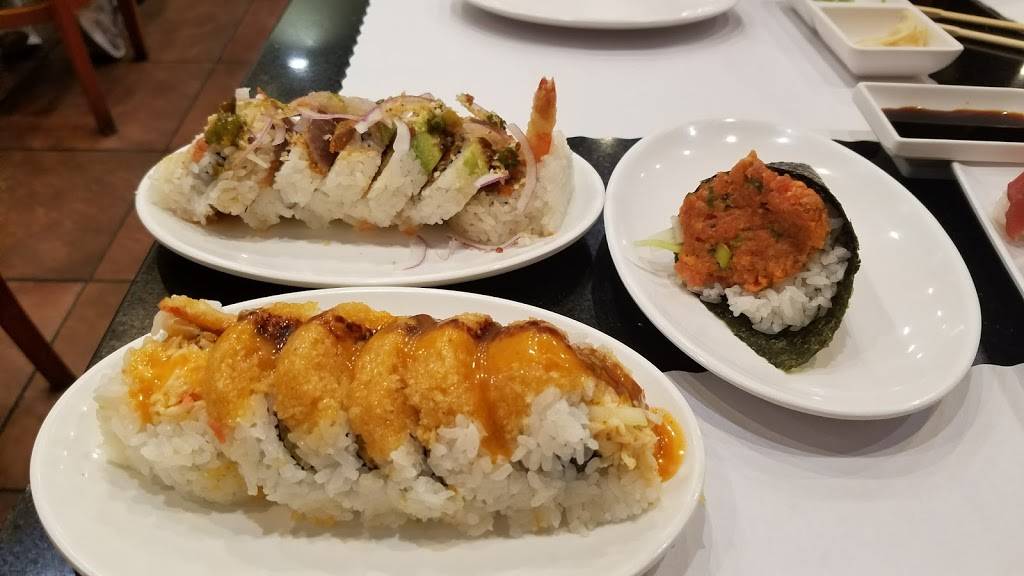 Yoshi Sushi | restaurant | 17005 Bear Valley Rd suite b, Hesperia, CA 92345, USA | 7602446661 OR +1 760-244-6661