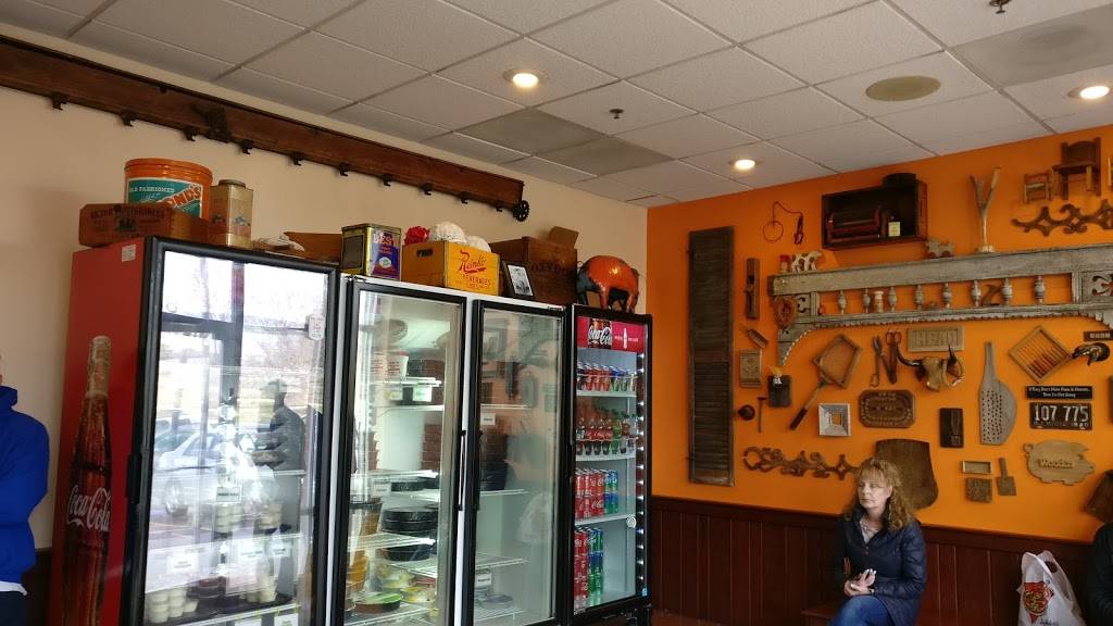 Lou Malnatis Pizzeria - Carry Out | meal delivery | 1048 Commons Dr, Geneva, IL 60134, USA | 6302081600 OR +1 630-208-1600